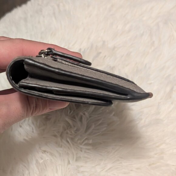 Michael Kors Jet Set Travel Large Trifold Wallet Pearl Gray Saffiano, Like New - Picture 7 of 10